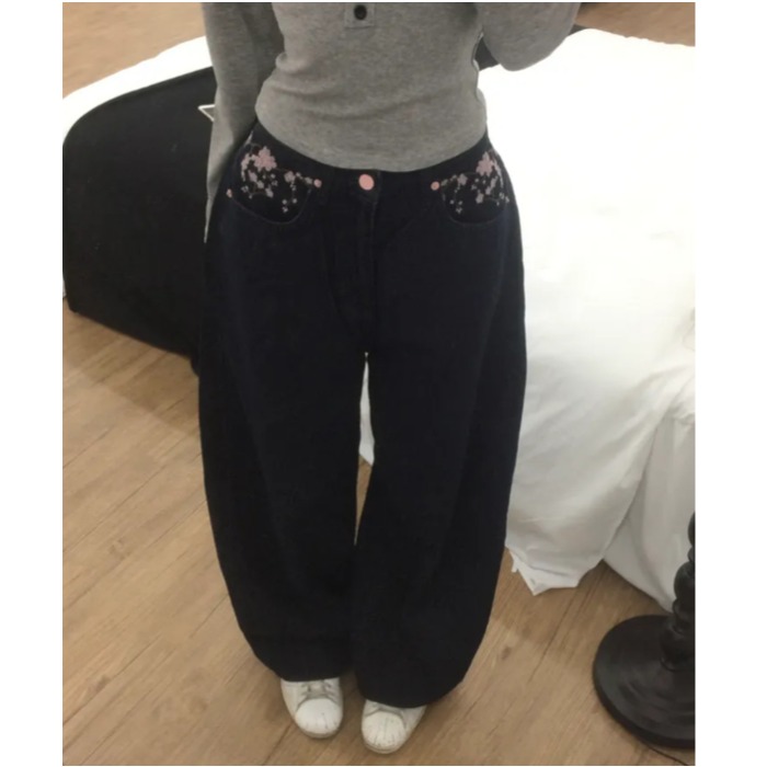 Sakura Embroidery Loose Scythe - مراجعة Embroidery Jeans Sakura وسعره