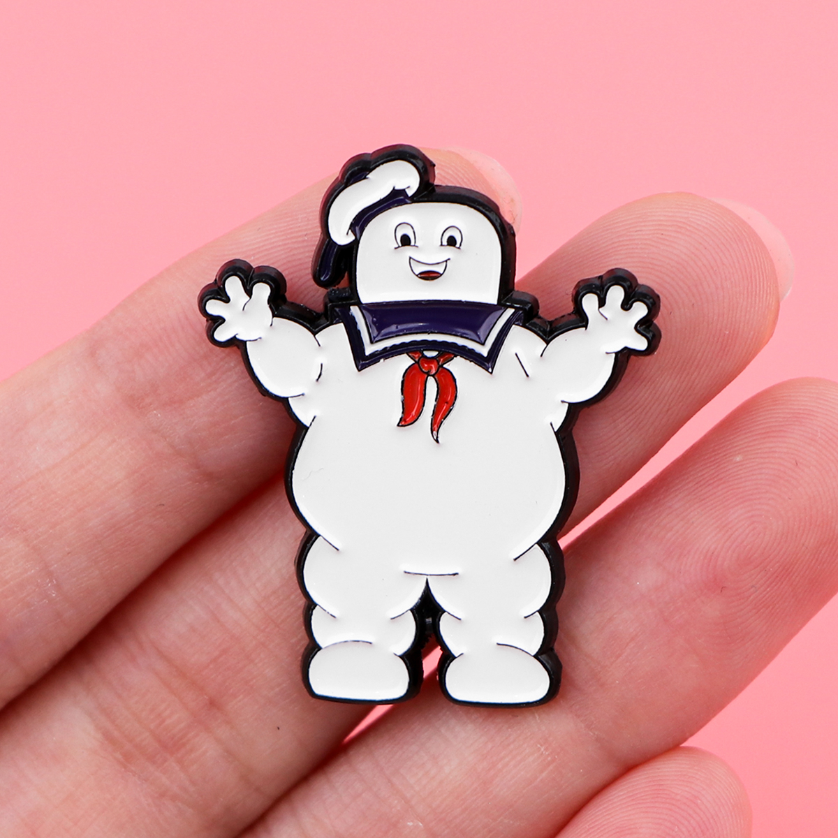 Vintage Movie Enamel Lapel Pin - مراجعة Embroidery Illustration وسعره