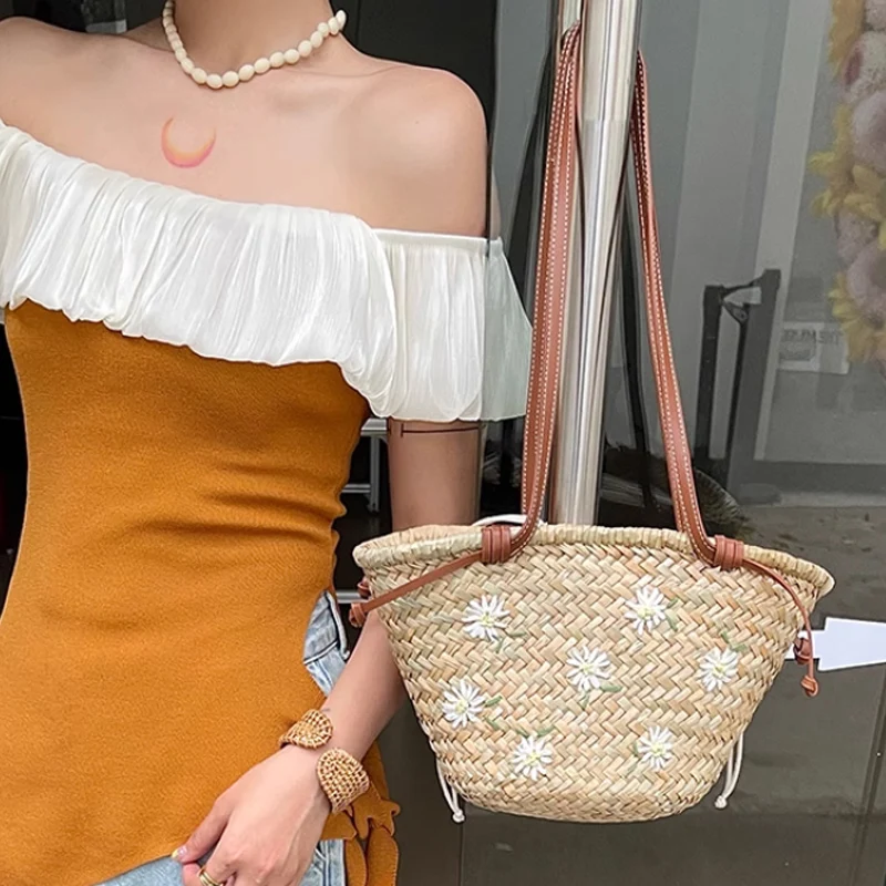 Casual Natural Straw Shoulder  - مراجعة Embroidery Bali وسعره