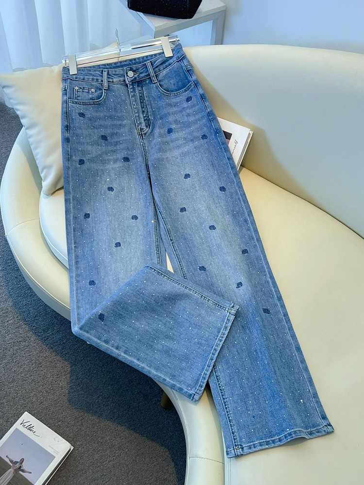 Rose Embroidered Hot Diamond J - مراجعة Embroidery Jeans Sakura وسعره