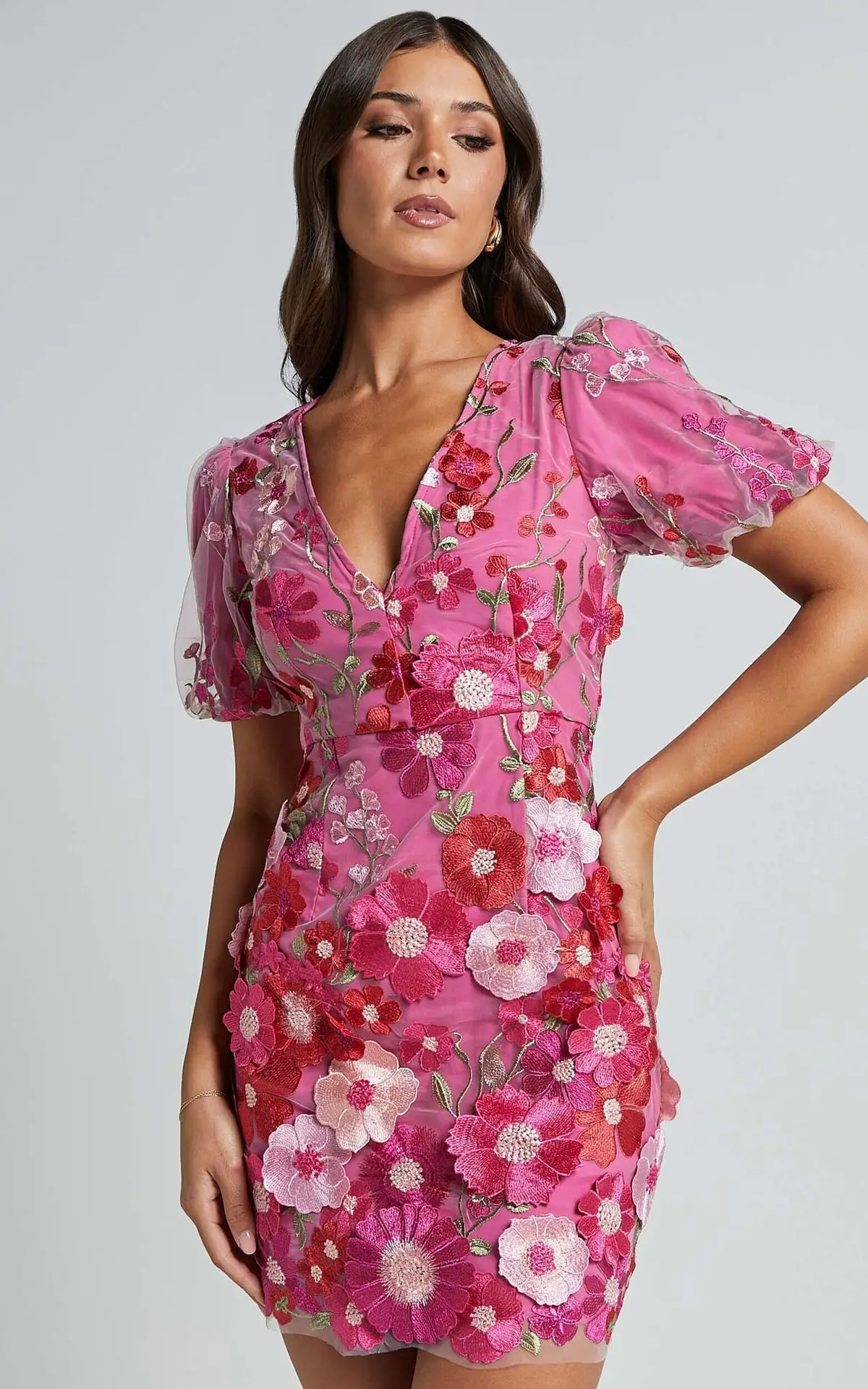 Sexy Embroidered V-neck Flower - مراجعة Embroidery Zara وسعره