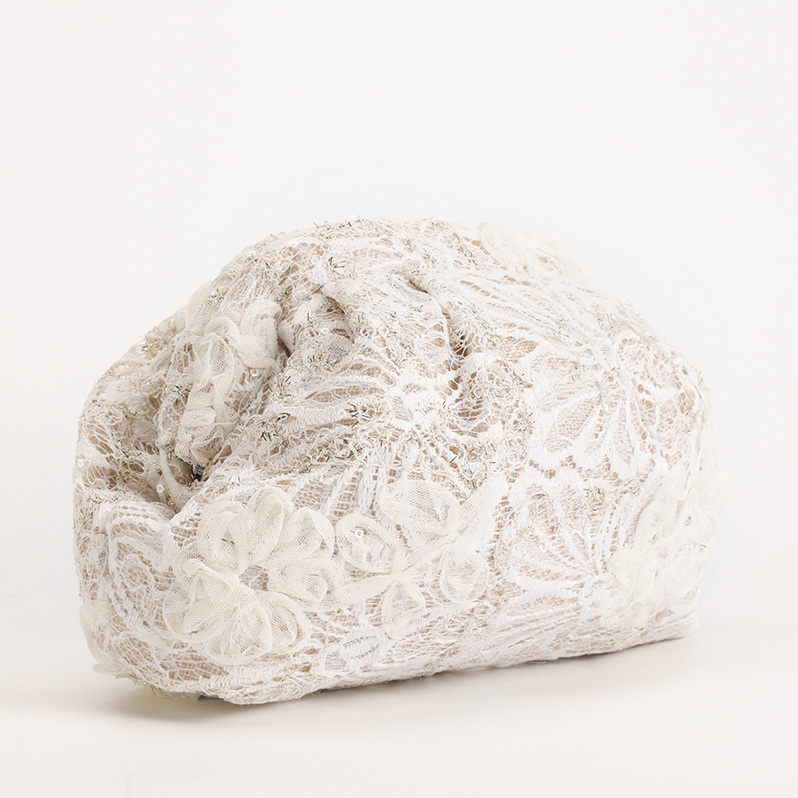 Lace Clouds Clutch Bag,Floral  - مراجعة Embroidery Bali وسعره