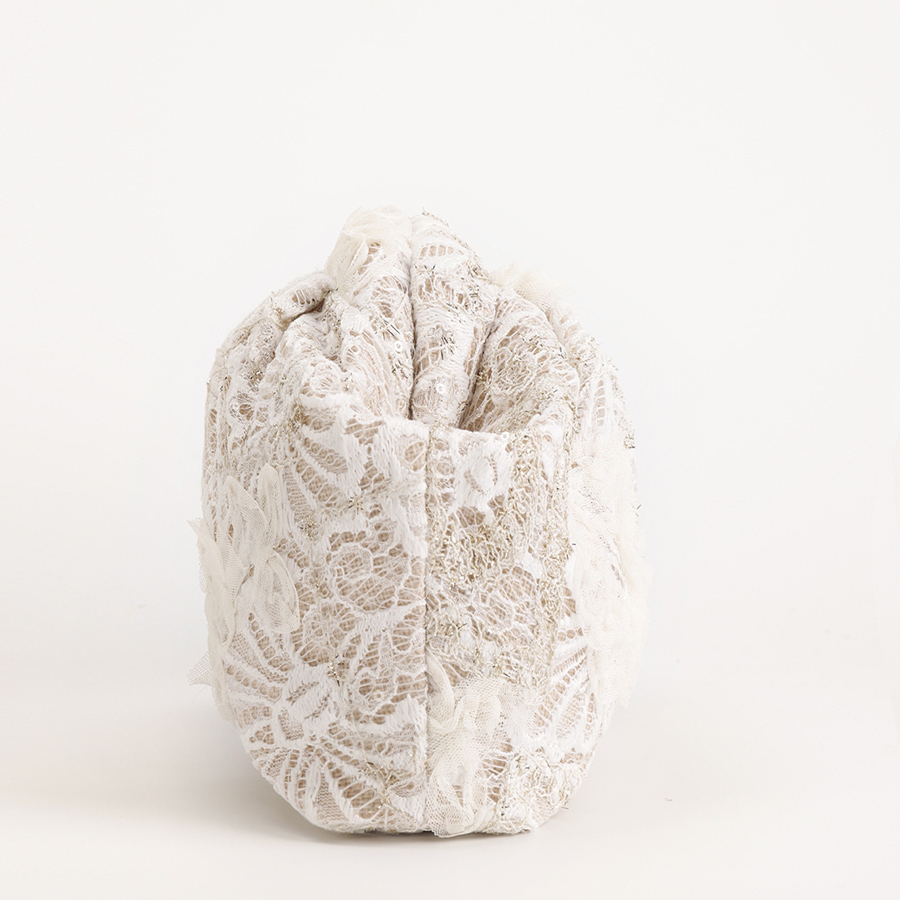 Lace Clouds Clutch Bag,Floral  - مراجعة Embroidery Bali وسعره