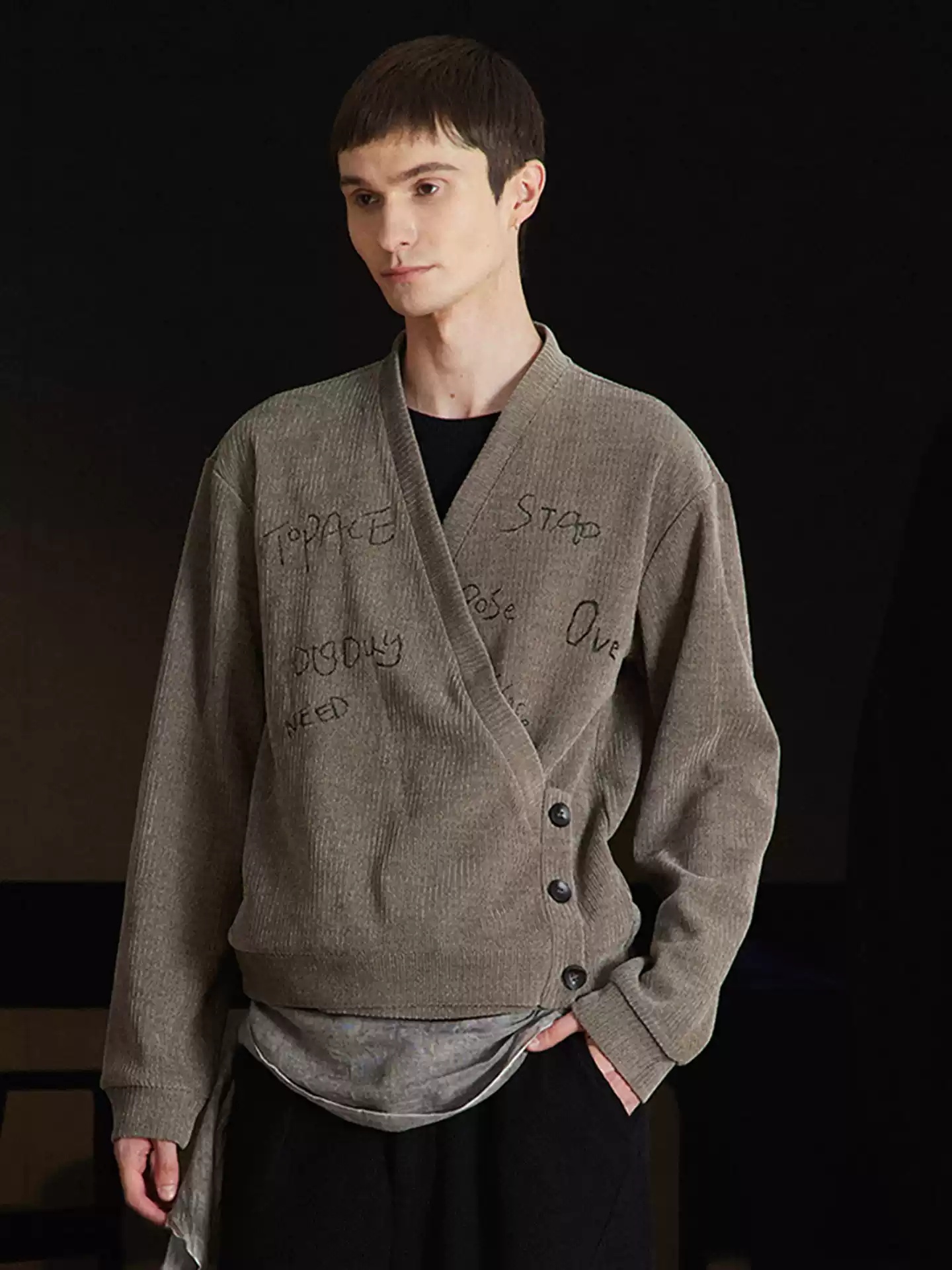 Stripe Embroidery Button Desig - مراجعة Embroidery Fashion وسعره