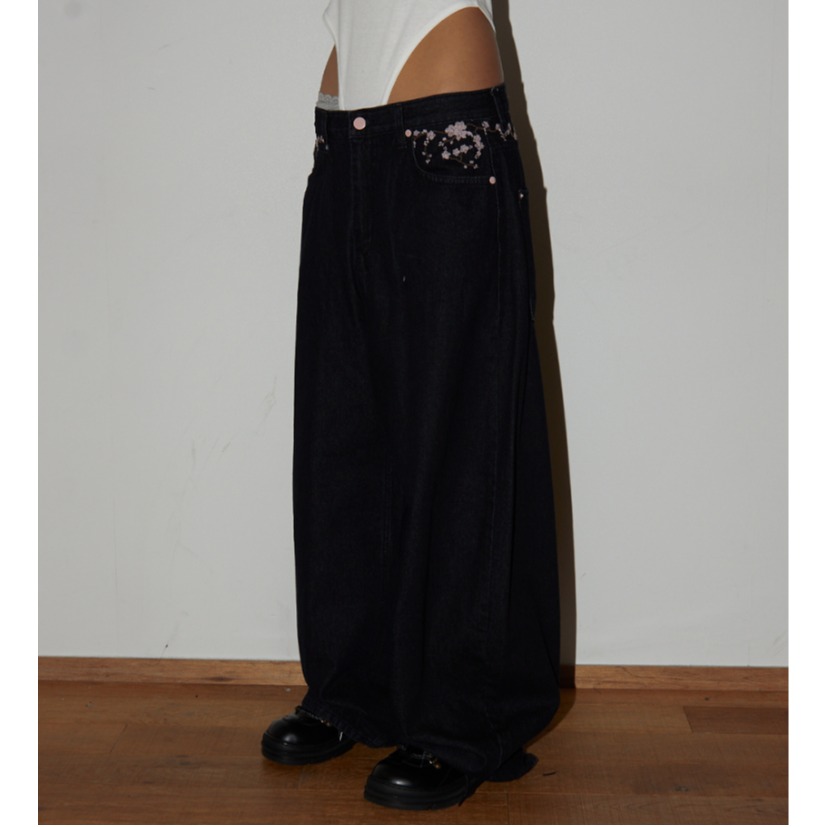 Sakura Embroidery High Waist W - مراجعة Embroidery Jeans Sakura وسعره