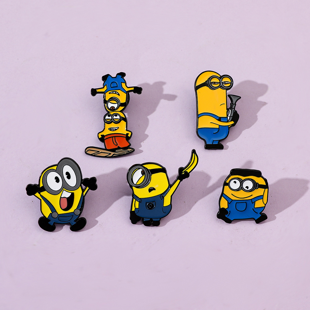 Minions Metal Badge, European  - مراجعة Embroidery Illustration وسعره
