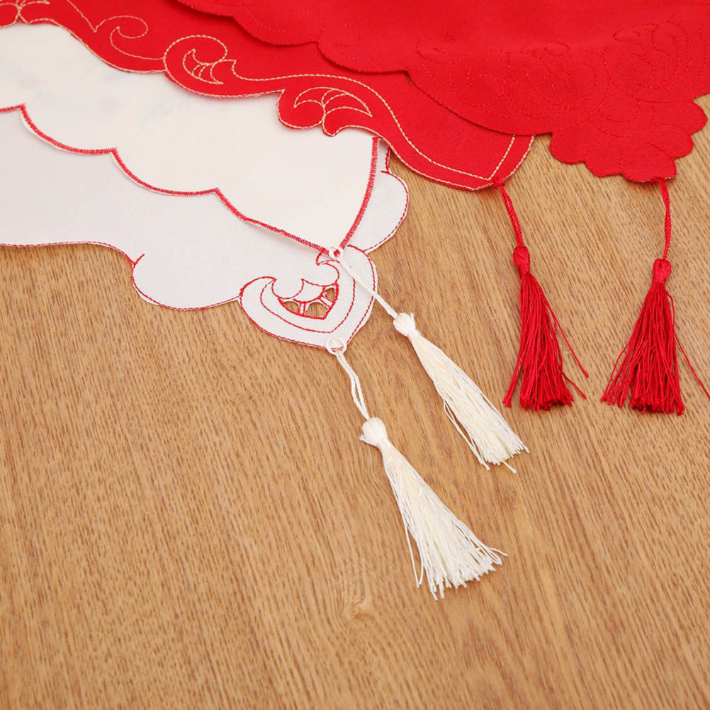 Christmas Embroidery Table Run - مراجعة Embroidery Xmas Decorations وسعره