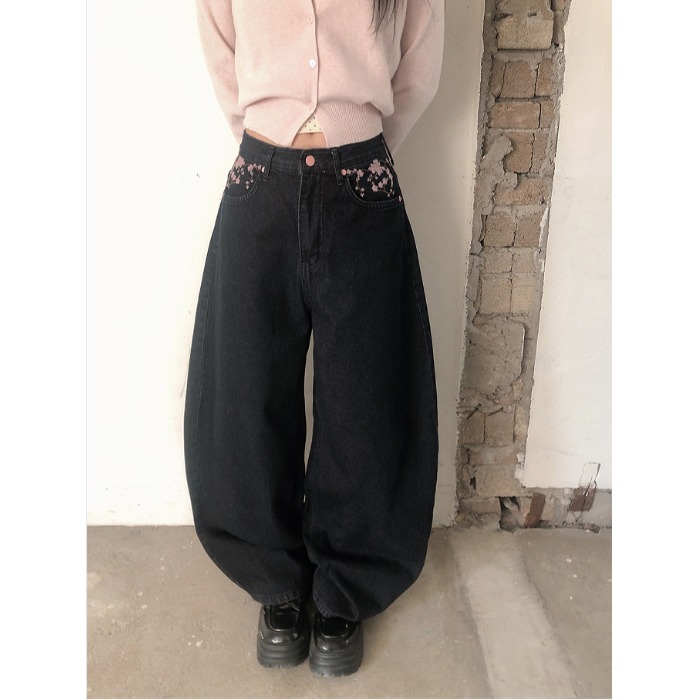 High Waist Sakura Embroidery W - مراجعة Embroidery Jeans Sakura وسعره