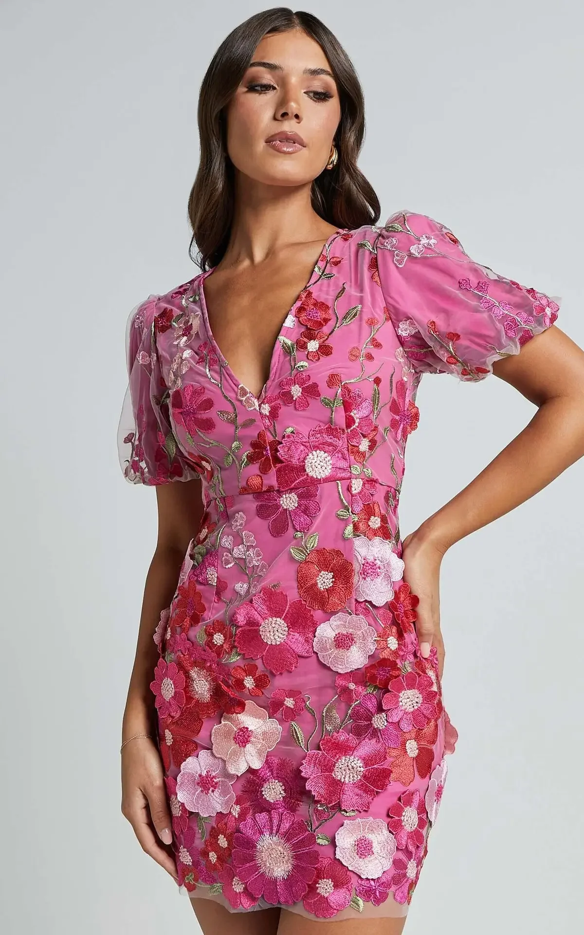 Sexy Embroidered V-neck Flower - مراجعة Embroidery Zara وسعره