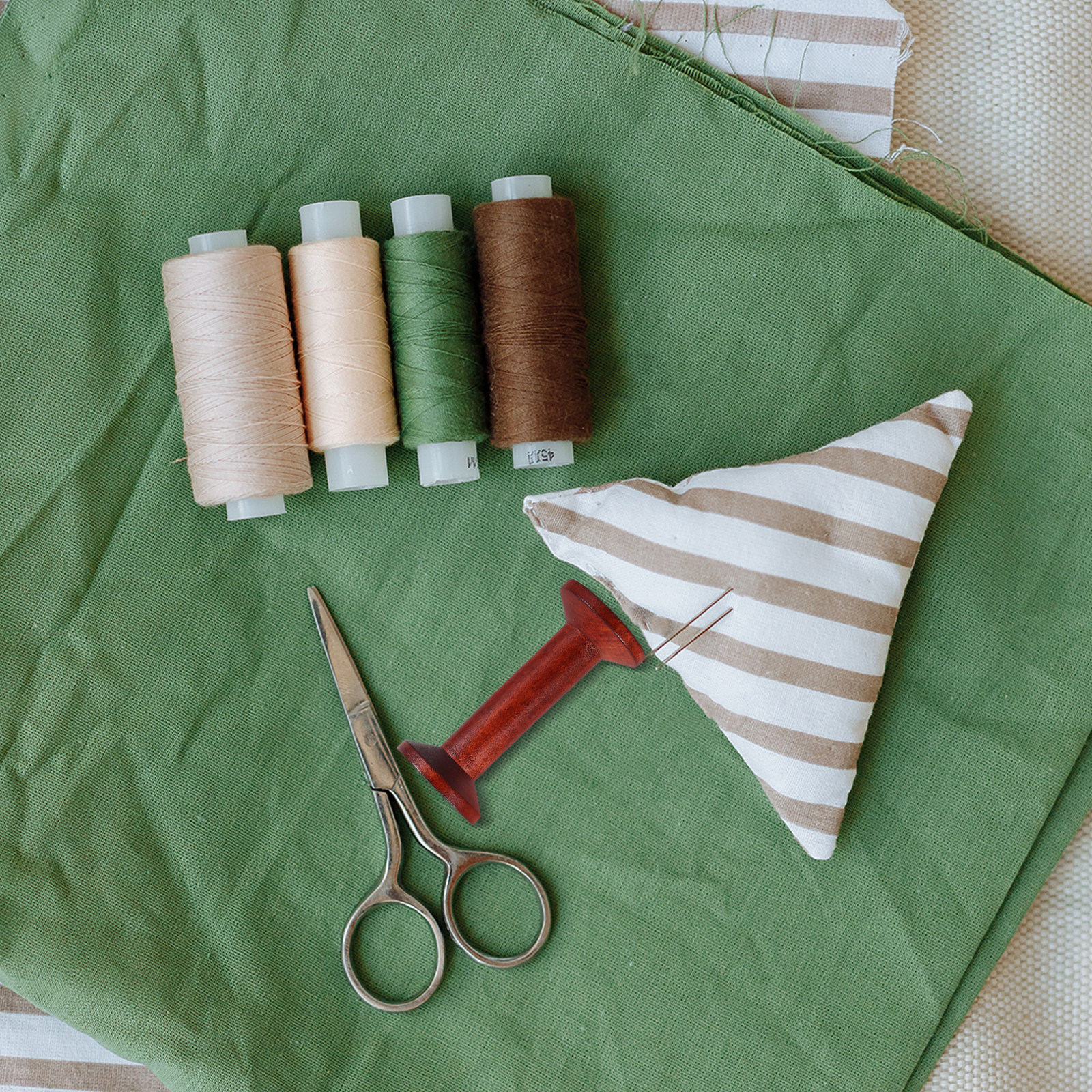 6Pcs Wooden Empty Spools for C - مراجعة Embroidery Thread Yarn وسعره