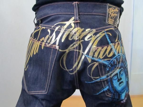 Vintage Statue of Liberty Diam - مراجعة Embroidery Jeans Sakura وسعره