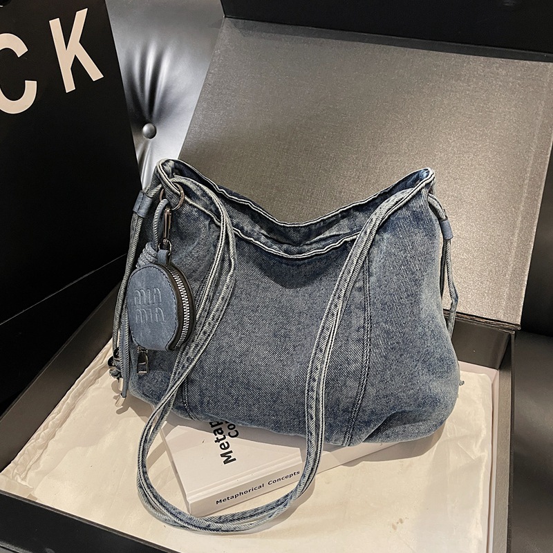 New Korean Style  Casual and S - مراجعة Embroidery Keychain وسعره