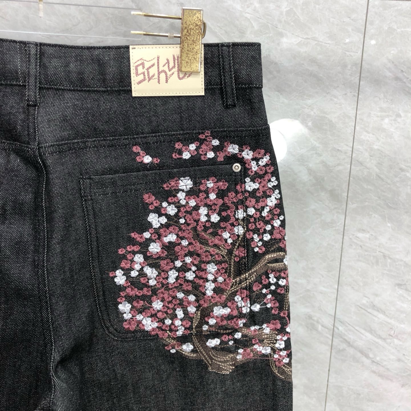 Derschutze Heavy Industry Embr - مراجعة Embroidery Jeans Sakura وسعره