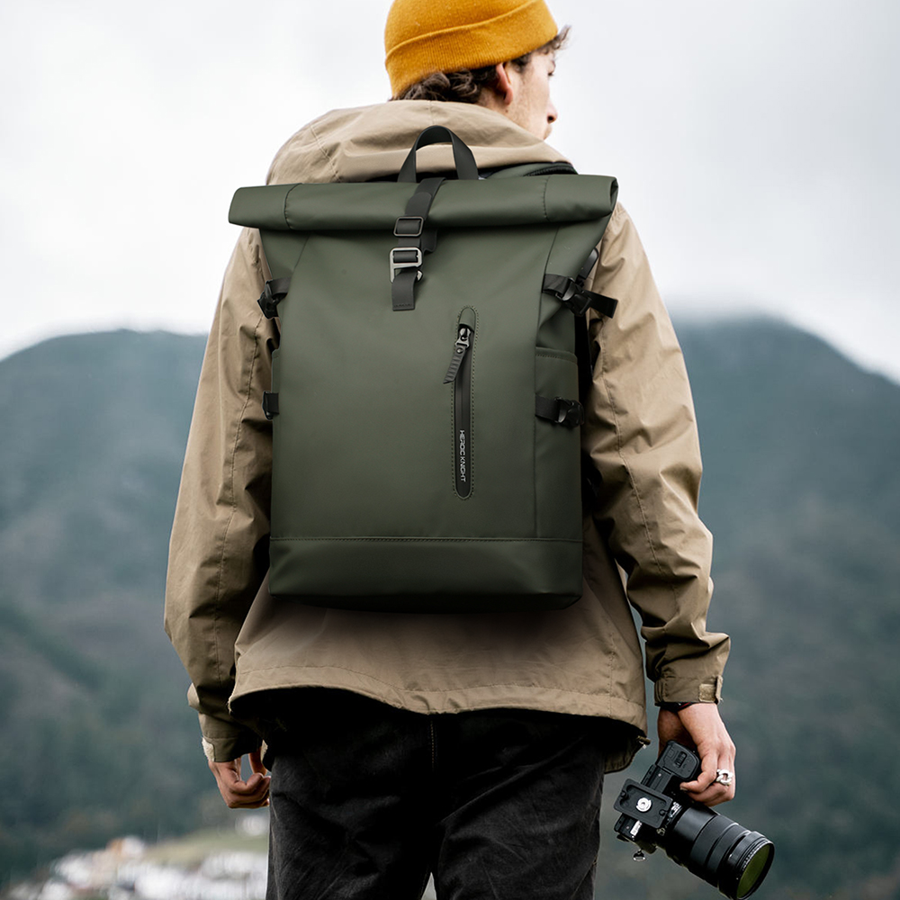 Heroic Knight Men's Backpack O - مراجعة Embroidery Keychain وسعره