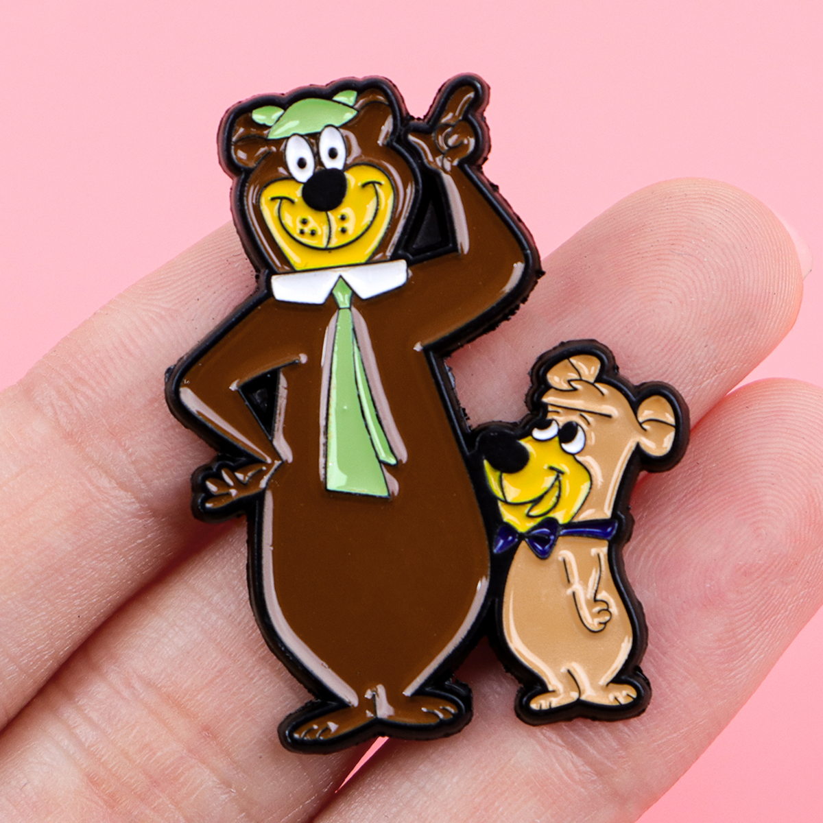 Cute Bear Enamel Pin Cartoon B - مراجعة Embroidery Illustration وسعره
