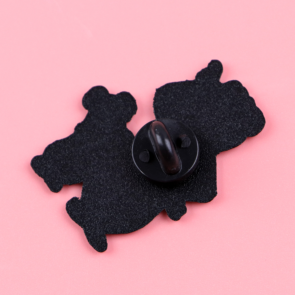 Cute Bear Enamel Pin Cartoon B - مراجعة Embroidery Illustration وسعره